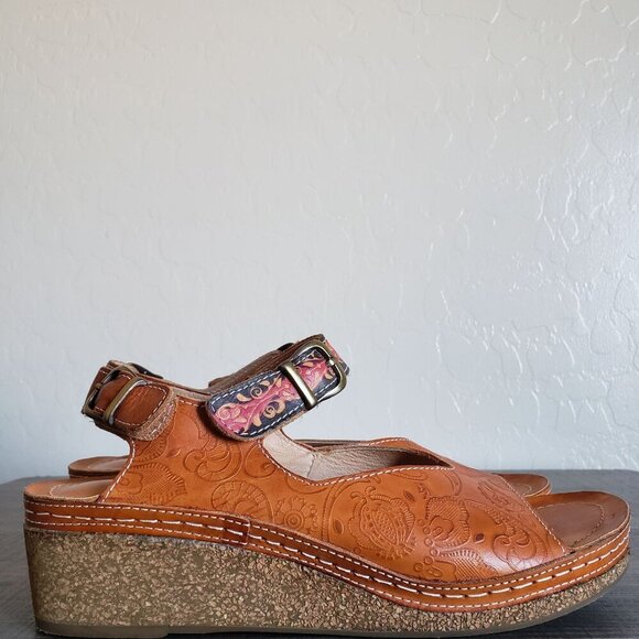 L'Artiste by Spring Step Teddy Tooled Leather Wedge Sandals Brown Size Women's 9 - Picture 1 of 11